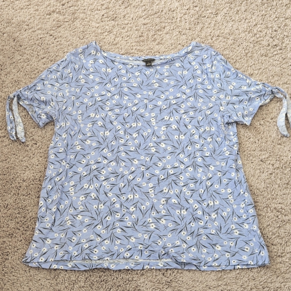 Bundle - Four Ann Taylor Tshirts - Picture 2 of 16